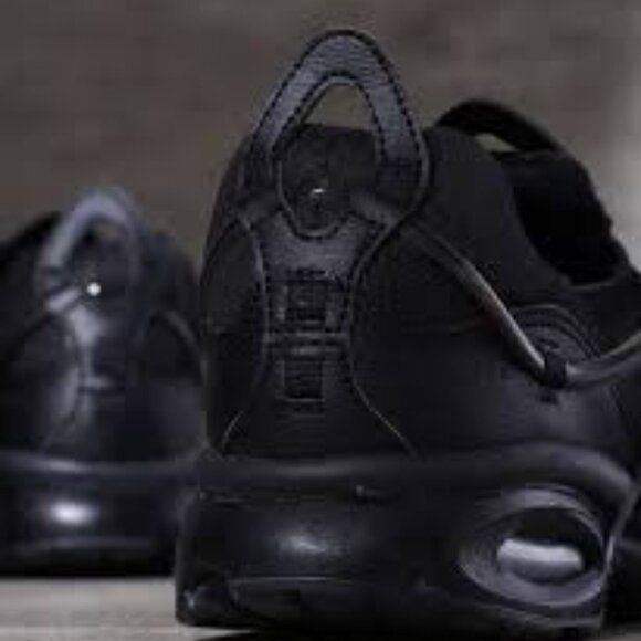 Nike Air Kukini Triple Black Men's  DV0659 001 size 9/10.5 and 10/11.5 - Picture 11 of 11